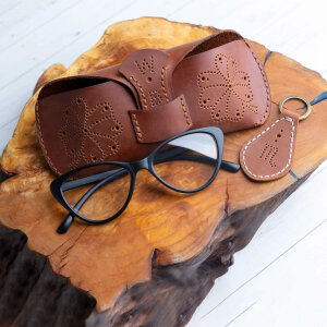BeaverCraft «Glasses Case» - Kit de bricolage pour étui à lunettes en cuir