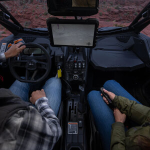 Dark 30 Defiance 640 – PTZ-Wärmebildkamera 640×480 | 360°-Schwenk | 10,1″-Display