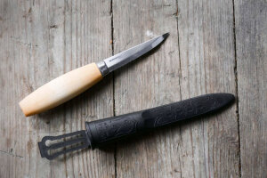Morakniv Holz-Schnitzmesser 106 (C) | 85 mm Klinge | Carbon-Stahl